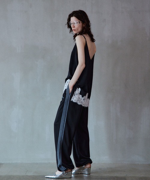MAISON SPECIAL（メゾンスペシャル）の「Stretch Jersey Pants/ステッチジャージパンツ（スウェットパンツ・レディース・ブラック/アイボリー/ブルー・36/38）」の18枚目の写真