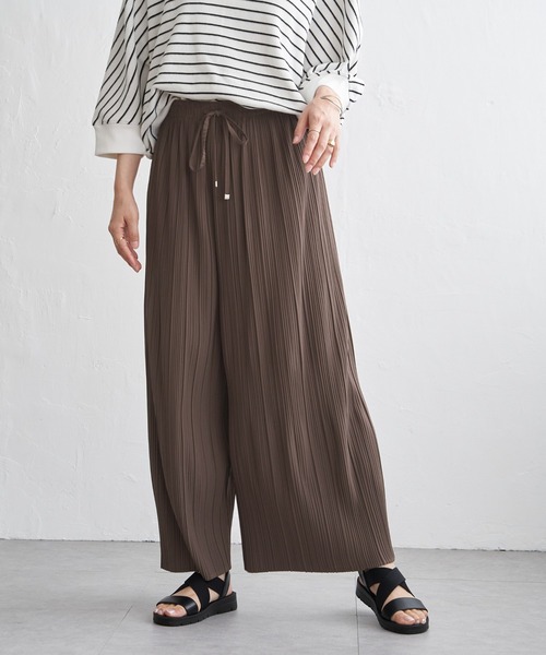 ikka(イッカ)の「さらっとプリーツワイドパンツ(その他パンツ・レディース・ブラウン/ダークグレー/ブルー・L/M/S)」の13枚目の写真