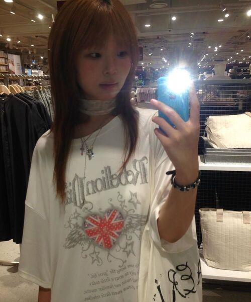 HUG YOUR SKIN(ハグユアスキン)の「リベリオンルーズTシャツ(ホワイト)(Tシャツ/カットソー・レディース・その他・FREE)」の6枚目の写真