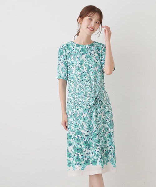 Sunauna(スーナウーナ)の「小花柄ワンピース(ワンピース・レディース・ネイビー系/ピンク系5/グリーン系その他2・40/38/36/34)」の1枚目の写真