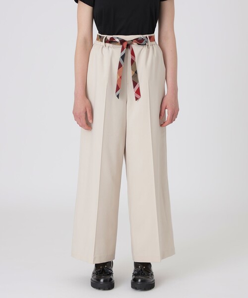 BLUE LABEL CRESTBRIDGE(ブルーレーベルクレストブリッジ)の「【一部店舗限定】ハイカウントナノストレッチワイドパンツ(その他パンツ・レディース・ブラック/ベージュ・38/36)」の2枚目の写真