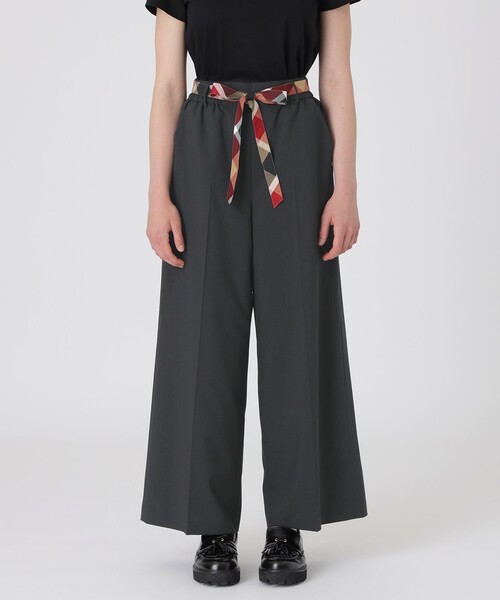 BLUE LABEL CRESTBRIDGE(ブルーレーベルクレストブリッジ)の「【一部店舗限定】ハイカウントナノストレッチワイドパンツ(その他パンツ・レディース・ブラック/ベージュ・38/36)」の1枚目の写真