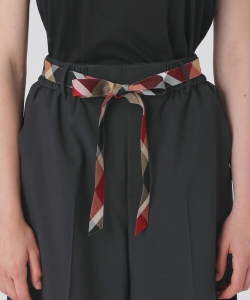 BLUE LABEL CRESTBRIDGE(ブルーレーベルクレストブリッジ)の「【一部店舗限定】ハイカウントナノストレッチワイドパンツ(その他パンツ・レディース・ブラック/ベージュ・38/36)」の6枚目の写真