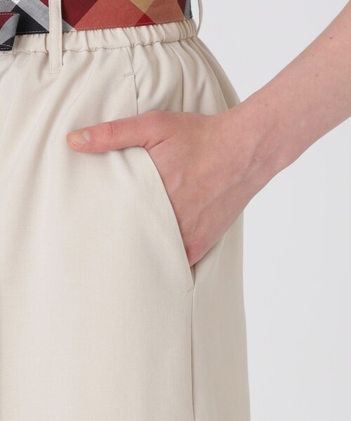 BLUE LABEL CRESTBRIDGE(ブルーレーベルクレストブリッジ)の「【一部店舗限定】ハイカウントナノストレッチワイドパンツ(その他パンツ・レディース・ブラック/ベージュ・38/36)」の15枚目の写真