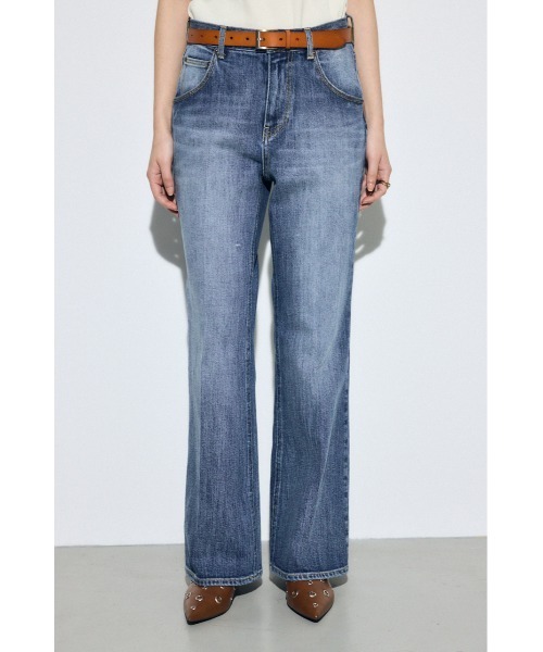 AZUL by moussy（アズールバイマウジー）の「【身長/骨格別着用画像あり】AZUL DENIM センタープレスフレアデニム（デニムパンツ・レディース・ワンウォッシュ/ブルー・26inch/25inch/24inch/23inch）」の3枚目の写真