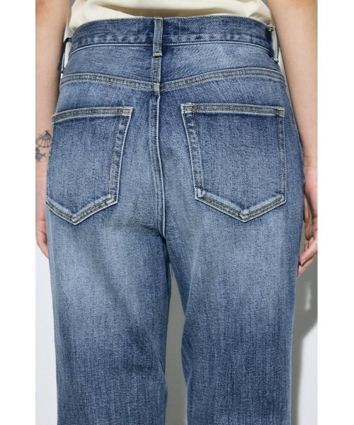 AZUL by moussy（アズールバイマウジー）の「【身長/骨格別着用画像あり】AZUL DENIM センタープレスフレアデニム（デニムパンツ・レディース・ワンウォッシュ/ブルー・26inch/25inch/24inch/23inch）」の10枚目の写真