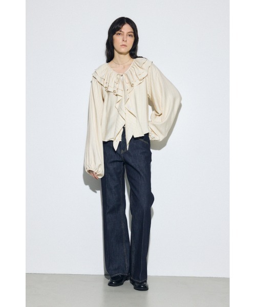 AZUL by moussy（アズールバイマウジー）の「【身長/骨格別着用画像あり】AZUL DENIM センタープレスフレアデニム（デニムパンツ・レディース・ワンウォッシュ/ブルー・26inch/25inch/24inch/23inch）」の17枚目の写真