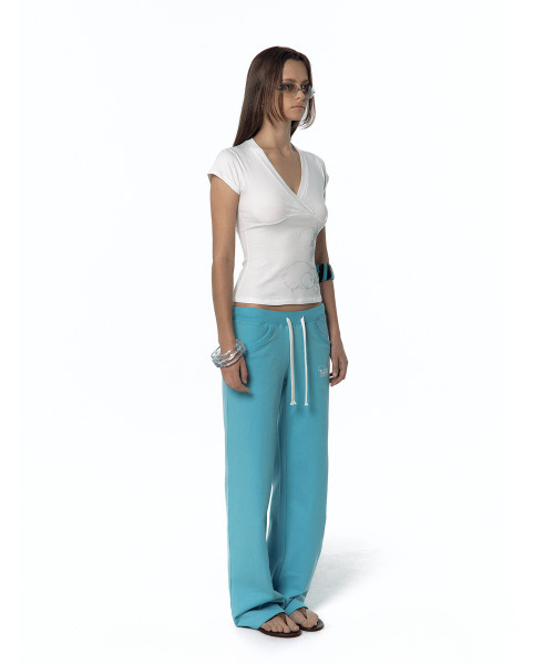 KASHIKO（カシコ）の「2000s Low-rise Track Pants Blue（スウェットパンツ・レディース・その他・MEDIUM/SMALL）」の4枚目の写真