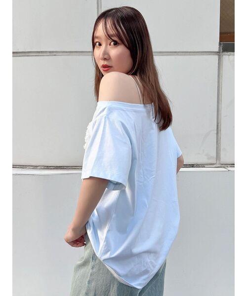 dazzlin(ダズリン)の「ワンショルフリルリボンビッグTシャツ(Tシャツ/カットソー・レディース・チャコールグレー/ブルー/オフホワイト・FREE)」の1枚目の写真