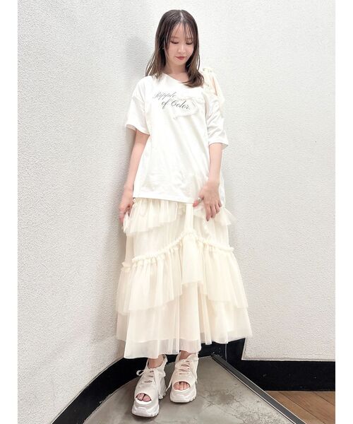dazzlin(ダズリン)の「ワンショルフリルリボンビッグTシャツ(Tシャツ/カットソー・レディース・チャコールグレー/ブルー/オフホワイト・FREE)」の5枚目の写真