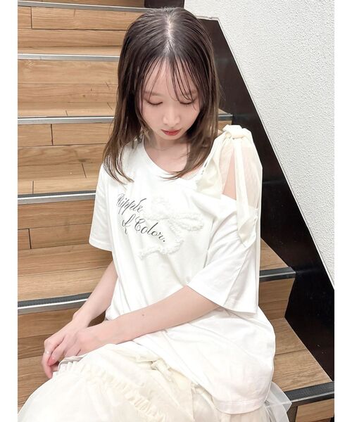 dazzlin(ダズリン)の「ワンショルフリルリボンビッグTシャツ(Tシャツ/カットソー・レディース・チャコールグレー/ブルー/オフホワイト・FREE)」の8枚目の写真