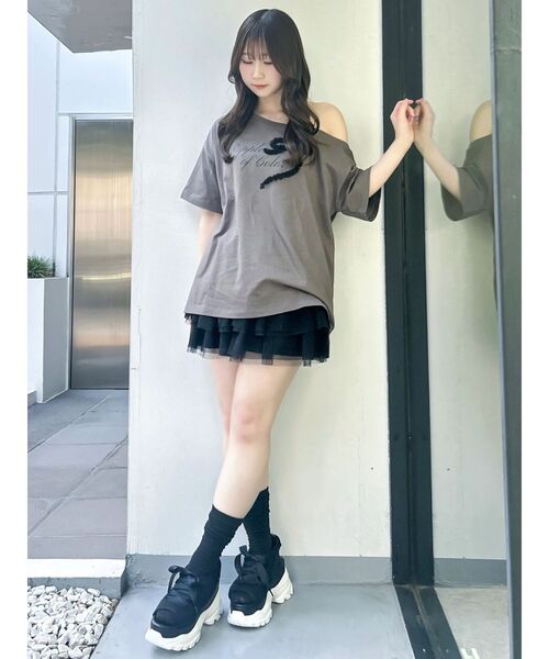 dazzlin(ダズリン)の「ワンショルフリルリボンビッグTシャツ(Tシャツ/カットソー・レディース・チャコールグレー/ブルー/オフホワイト・FREE)」の12枚目の写真