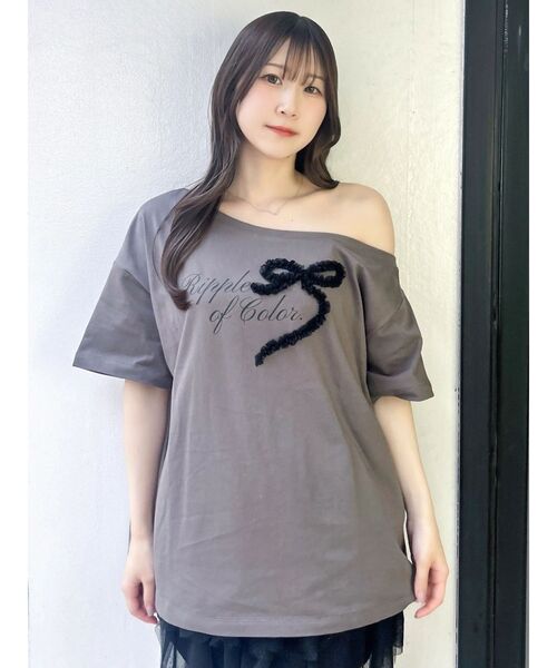 dazzlin(ダズリン)の「ワンショルフリルリボンビッグTシャツ(Tシャツ/カットソー・レディース・チャコールグレー/ブルー/オフホワイト・FREE)」の14枚目の写真