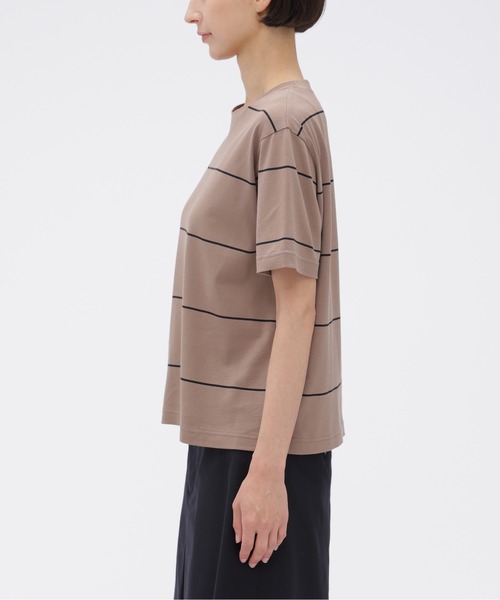 MARGARET HOWELL(マーガレットハウエル)の「FINE COTTON STRIPE JERSEY(Tシャツ/カットソー・レディース・モカ・2)」の5枚目の写真