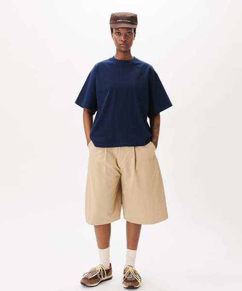 WISM(ウィズム)の「Estudio Niksen / エストゥディオ・ニクセン Signature Cropped Tee(Tシャツ/カットソー・メンズ・チャコールグレー/ホワイト/ブラック/ネイビー・1/2)」の17枚目の写真