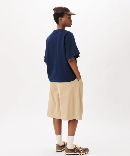 WISM(ウィズム)の「Estudio Niksen / エストゥディオ・ニクセン Signature Cropped Tee(Tシャツ/カットソー・メンズ・チャコールグレー/ホワイト/ブラック/ネイビー・1/2)」の18枚目の写真