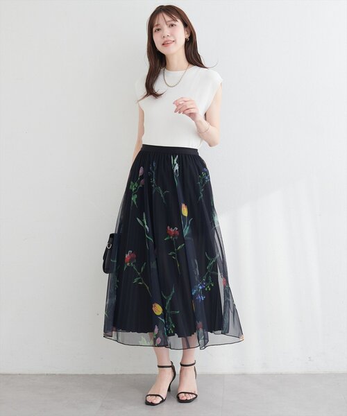 natural couture(ナチュラルクチュール)の「ナチュラルフラワープリントメッシュスカート(スカート・レディース・オフホワイト/ブラック・FREE)」の11枚目の写真