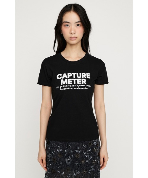SLY(スライ)の「RHINESTONE FRONT LOGO TOPS ラインストーンフロントロゴトップス 夏服 秋服(Tシャツ/カットソー・レディース・ネイビー/オフホワイト/ライトピンク/ブラック・FREE)」の5枚目の写真