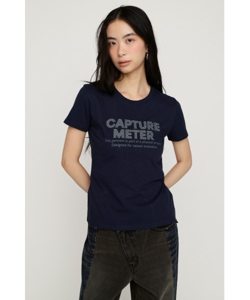 SLY(スライ)の「RHINESTONE FRONT LOGO TOPS ラインストーンフロントロゴトップス 夏服 秋服(Tシャツ/カットソー・レディース・ネイビー/オフホワイト/ライトピンク/ブラック・FREE)」の7枚目の写真