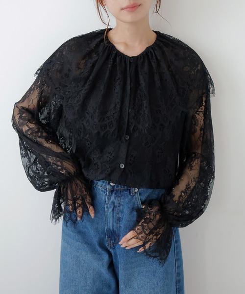 AMUU. PRECIEUSE(アムープレシューズ)の「総レースビッグカラーシャツ(シャツ/ブラウス・レディース・ブラック/オフホワイト・FREE)」の2枚目の写真