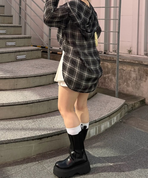 continuer de NICE CLAUP(コンティニューデナイスクラップ)の「フード付ビッグシャツ(シャツ/ブラウス・レディース・ホワイト系その他/ブラック系その他/ボルドー/オフホワイト・FREE)」の9枚目の写真