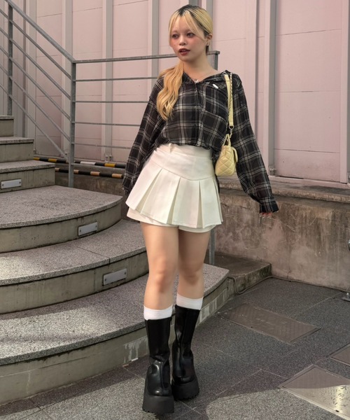 continuer de NICE CLAUP(コンティニューデナイスクラップ)の「フード付ビッグシャツ(シャツ/ブラウス・レディース・ホワイト系その他/ブラック系その他/ボルドー/オフホワイト・FREE)」の7枚目の写真
