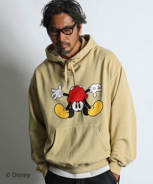 The DUFFER of ST.GEORGE（ザダファーオブセントジョージ）の「【WEB限定アイテム】＜Mickey Mouse＞ SWEAT HOODIE：<ミッキーマウス> スウェットフーディー（パーカー・メンズ・チャコールグレー/ネイビー/ベージュ・X-LARGE/LARGE/MEDIUM/SMALL）」の2枚目の写真