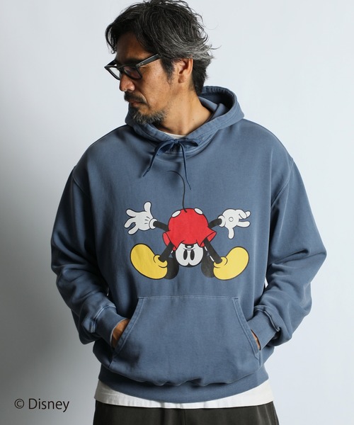 The DUFFER of ST.GEORGE（ザダファーオブセントジョージ）の「【WEB限定アイテム】＜Mickey Mouse＞ SWEAT HOODIE：<ミッキーマウス> スウェットフーディー（パーカー・メンズ・チャコールグレー/ネイビー/ベージュ・X-LARGE/LARGE/MEDIUM/SMALL）」の3枚目の写真