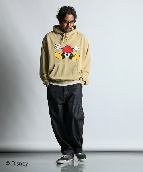 The DUFFER of ST.GEORGE（ザダファーオブセントジョージ）の「【WEB限定アイテム】＜Mickey Mouse＞ SWEAT HOODIE：<ミッキーマウス> スウェットフーディー（パーカー・メンズ・チャコールグレー/ネイビー/ベージュ・X-LARGE/LARGE/MEDIUM/SMALL）」の15枚目の写真