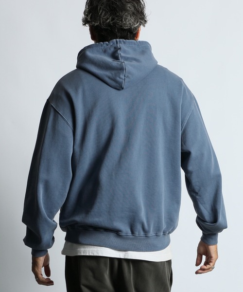 The DUFFER of ST.GEORGE（ザダファーオブセントジョージ）の「【WEB限定アイテム】＜Mickey Mouse＞ SWEAT HOODIE：<ミッキーマウス> スウェットフーディー（パーカー・メンズ・チャコールグレー/ネイビー/ベージュ・X-LARGE/LARGE/MEDIUM/SMALL）」の19枚目の写真