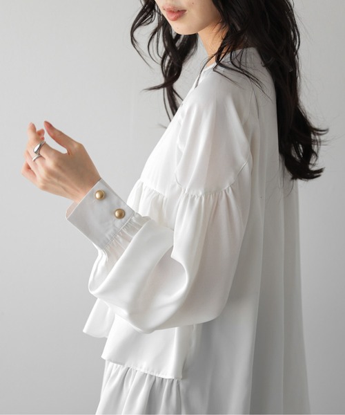 SUGAR BISKET(シュガービスケット)の「ティアードデザイン フレアブラウス/上品/ゴールドボタン(シャツ/ブラウス・レディース・ホワイト/ブラック・フリー)」の18枚目の写真