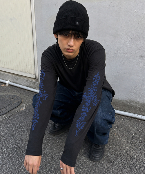 GRAVER（グレーバー）の「[UNISEX] SIM SLEEVE ロングスリーブ Tシャツ_3color（Tシャツ/カットソー・レディース・ブラック/ホワイト/チャコールグレー・MEDIUM/LARGE）」の6枚目の写真