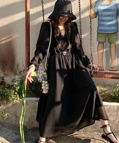 LUCPY(ラクピー)の「フリルVネックシフォンロングワンピース(ワンピース・レディース・ブラック・XX-LARGE/X-LARGE/LARGE/MEDIUM)」の6枚目の写真