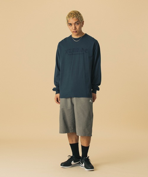 XLARGE(エクストララージ)の「PIGMENT DYED OLD ENGLISH L/S TEE(Tシャツ/カットソー・メンズ・ブラウン/ネイビー/ブラック・S/M/L/XL)」の11枚目の写真