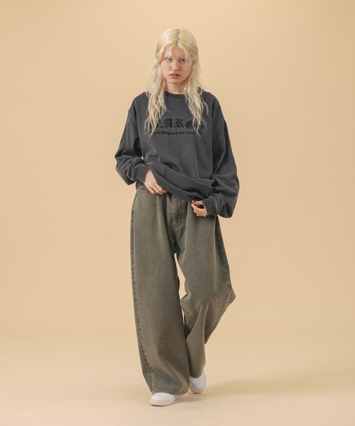 XLARGE(エクストララージ)の「PIGMENT DYED OLD ENGLISH L/S TEE(Tシャツ/カットソー・メンズ・ブラウン/ネイビー/ブラック・S/M/L/XL)」の13枚目の写真
