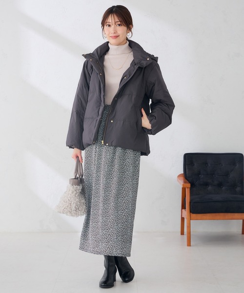 a.v.v（アーヴェヴェ）の「【WEB限定】2WAY スタンドネック ショート ダウン ジャケット（ダウンジャケット/コート・レディース・カーキ/ブラウン/ダークグレー・38/36/42/40）」の19枚目の写真