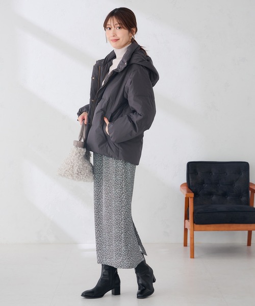 a.v.v（アーヴェヴェ）の「【WEB限定】2WAY スタンドネック ショート ダウン ジャケット（ダウンジャケット/コート・レディース・カーキ/ブラウン/ダークグレー・38/36/42/40）」の20枚目の写真