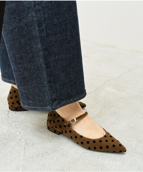 FLAT(フラット)の「ポインテッドドットワンストラップフラット(バレエシューズ・レディース・キャメル・25cm/23cm/22.5cm/22cm/21.5/24cm/23.5cm/26cm/25.5cm/24.5cm)」の5枚目の写真