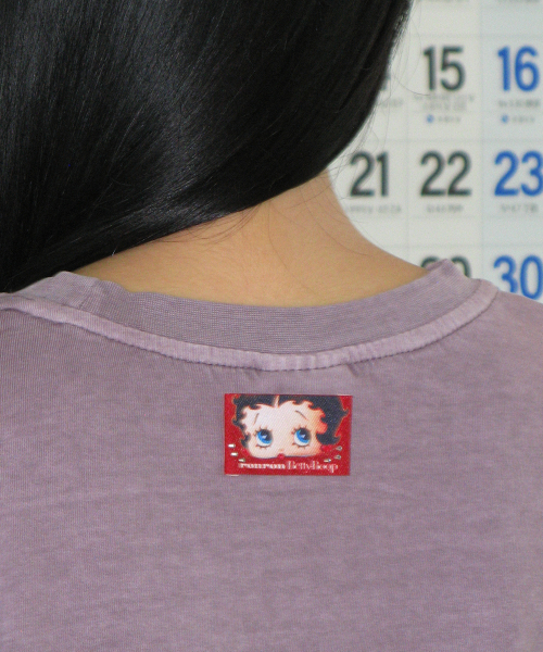 RONRON(ロンロン)の「BETTY BOOP PIGMENT RIBBON OVER FIT T SHIRT PURPLE(Tシャツ/カットソー・レディース・その他・FREE)」の4枚目の写真