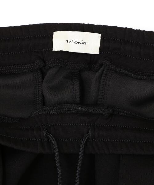 Toironier(トワロニエ)の「Toironier/トワロニエ/2Tuck Side Tuck Sweat Pt(スウェットパンツ・メンズ・ブラック/チャコールグレー・F)」の4枚目の写真