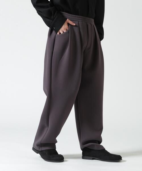 Toironier(トワロニエ)の「Toironier/トワロニエ/2Tuck Side Tuck Sweat Pt(スウェットパンツ・メンズ・ブラック/チャコールグレー・F)」の8枚目の写真