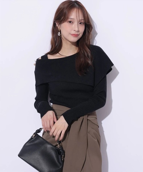 Mystrada(マイストラーダ)の「オフショルケープニット(ニット/セーター・レディース・ホワイト/ブラック/グリーン/ベージュ・38)」の2枚目の写真