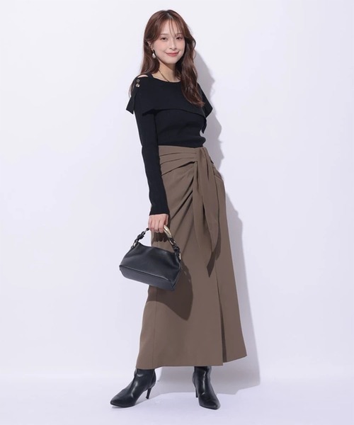 Mystrada(マイストラーダ)の「オフショルケープニット(ニット/セーター・レディース・ホワイト/ブラック/グリーン/ベージュ・38)」の8枚目の写真