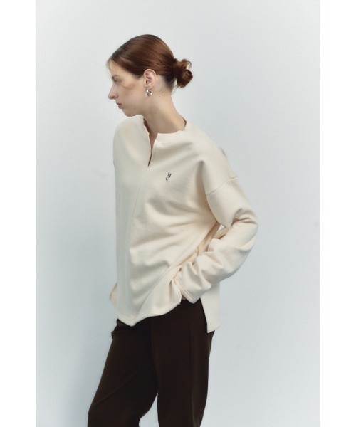 Muel Chic（ミュエルシック）の「Ecru tops エクリュトップス（スウェット・レディース・ブラウン/ネイビー/ブラック/アイボリー・FREE）」の21枚目の写真