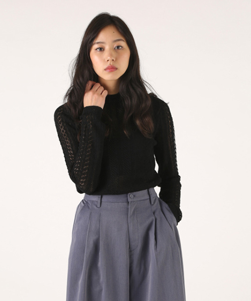 MOUSSY（マウジー）の「LACEY KNIT HIGH NECK TOP（ニット/セーター・レディース・オフホワイト/ライトブルー/カーキ/ブラック/ライトイエロー・FREE）」の2枚目の写真