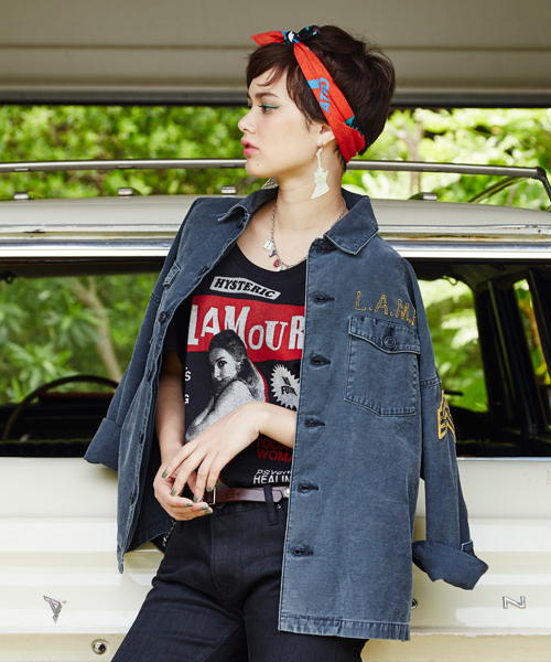 HYSTERIC GLAMOUR（ヒステリックグラマー）の「JT/JOHNNY FUCKIN THUNDERS刺繍 ミリタリーBIG SH（シャツ/ブラウス・レディース・ベージュ/カーキ/ブラック・FREE）」の2枚目の写真