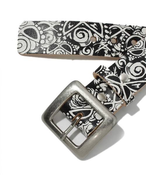 HYSTERIC MINI（ヒステリックミニ）の「クラックレザーベルト（ベルト・キッズ・ホワイト・MEDIUM/LARGE）」の2枚目の写真