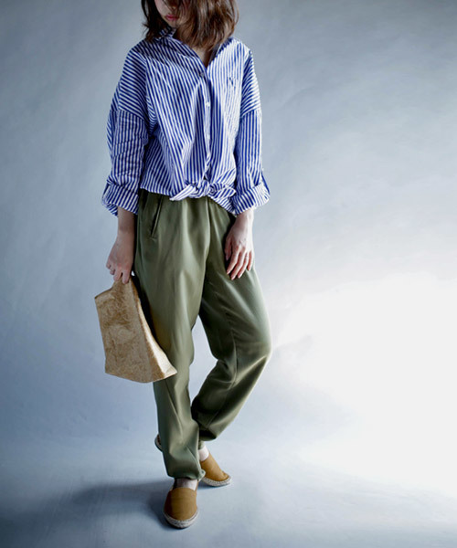 antiqua(アンティカ)の「デザインストライプ柄シャツ(シャツ/ブラウス・レディース・ブルー・M)」の4枚目の写真