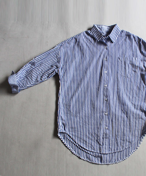 antiqua(アンティカ)の「デザインストライプ柄シャツ(シャツ/ブラウス・レディース・ブルー・M)」の5枚目の写真