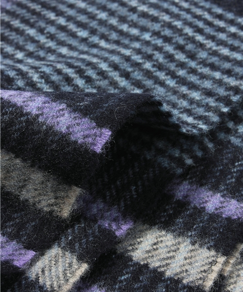 BEAUTY&YOUTH UNITED ARROWS（ビューティーアンドユースユナイテッドアローズ）の「BYitaly タータンチェック マフラー ◆（マフラー・メンズ・ブラック/ブラウン/ネイビー・フリー）」の5枚目の写真